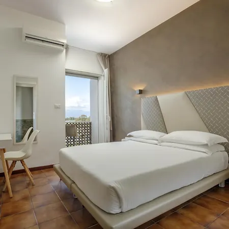 Tirreno Hotel 3*