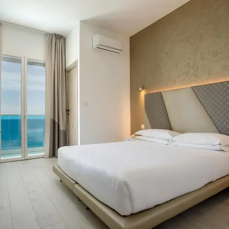 Hotel Tirreno 3*